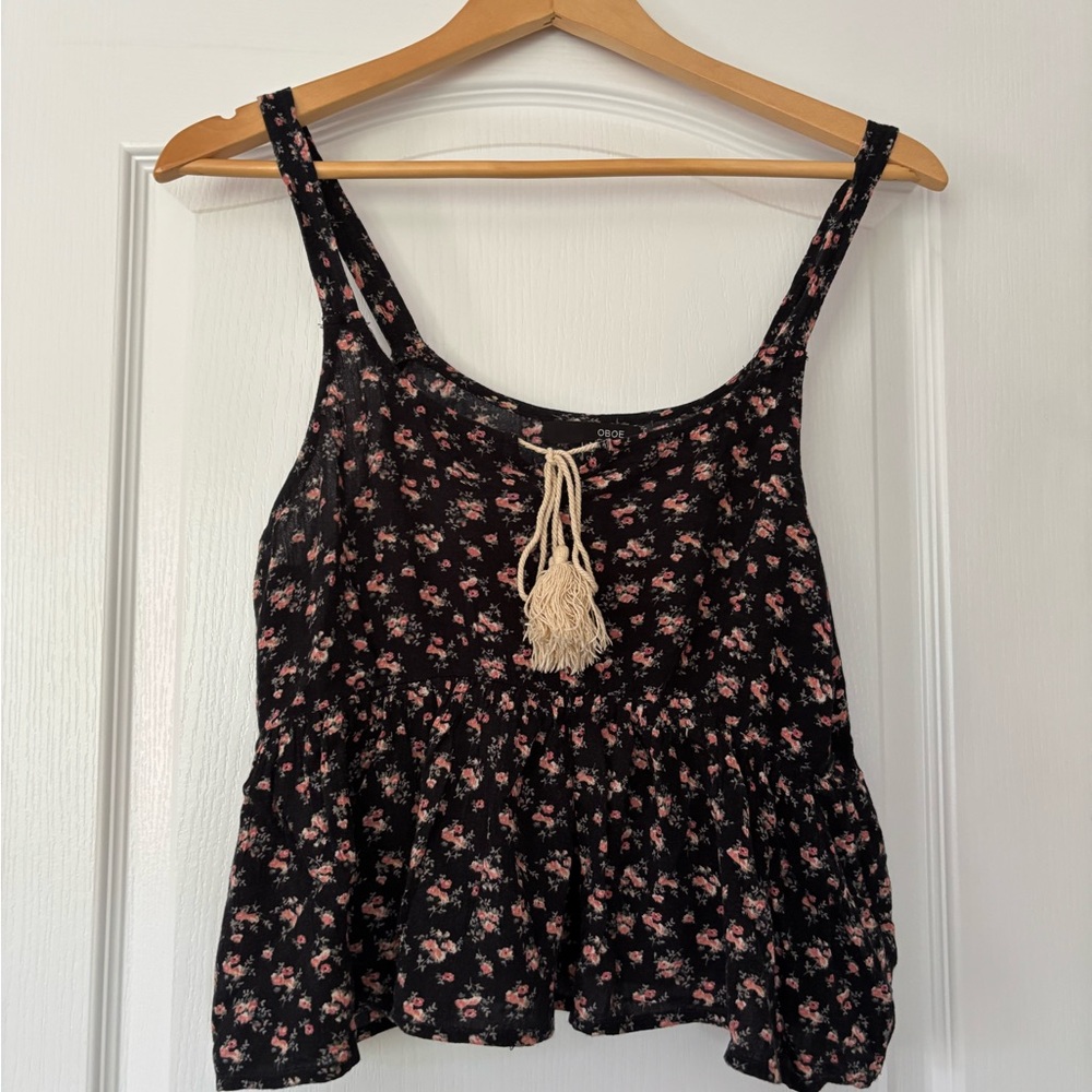 Black and Pink Sleeveless Crop Tank Top with Tie Front